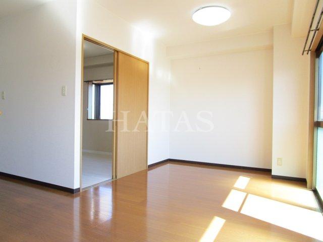 居室・リビング　同物件別部屋です。