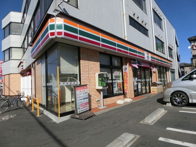 コンビニ　セブンイレブン（コンビニ）まで200m