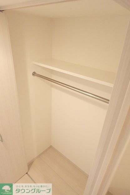 収納　棚付き　クローゼット