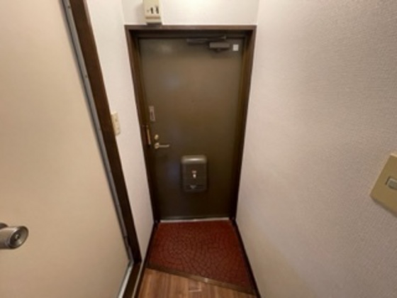 玄関　※別部屋の写真です