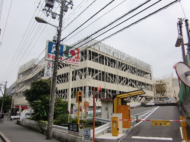 スーパー　イズミヤ 上新庄店（スーパー）まで350m