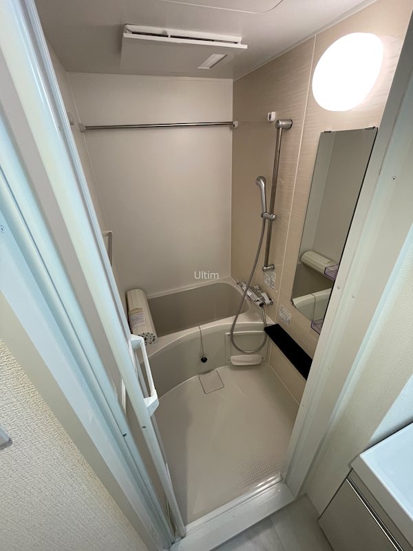 バス・シャワールーム　※別のお部屋の写真です