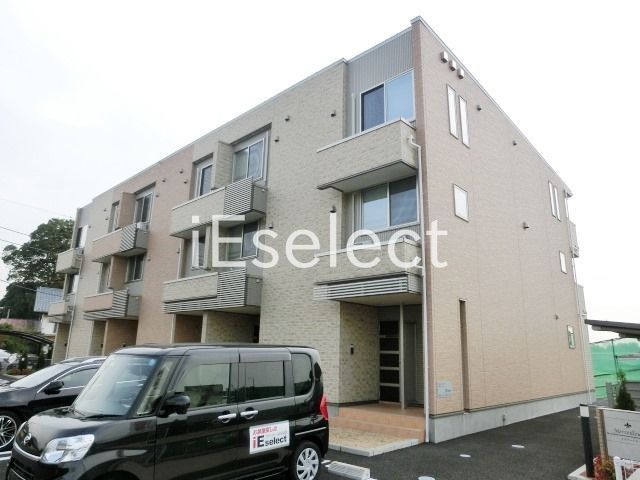 建物外観　幹線道路に出やすい立地です