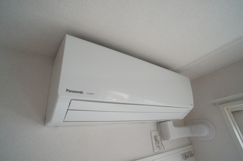 その他設備　リビングダイニングキッチンには暑い夏や寒い冬に大活躍のエアコ