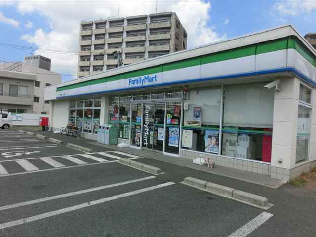 コンビニ　ファミリーマート（コンビニ）まで6066m