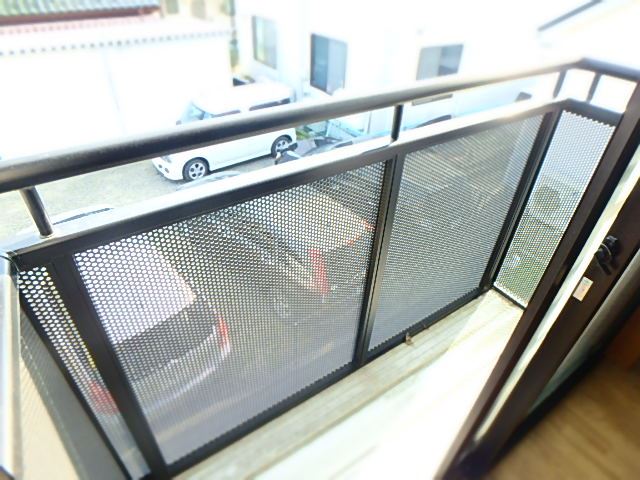 バルコニー　ベランダがあり開放感がありますね。