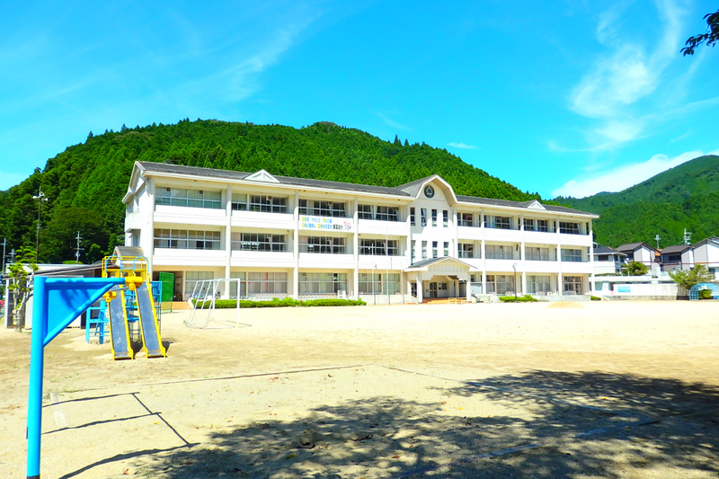 小学校　安富南小学校（小学校）まで376m