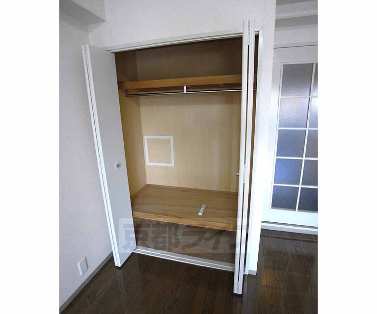 収納　奥行も中々のものです！