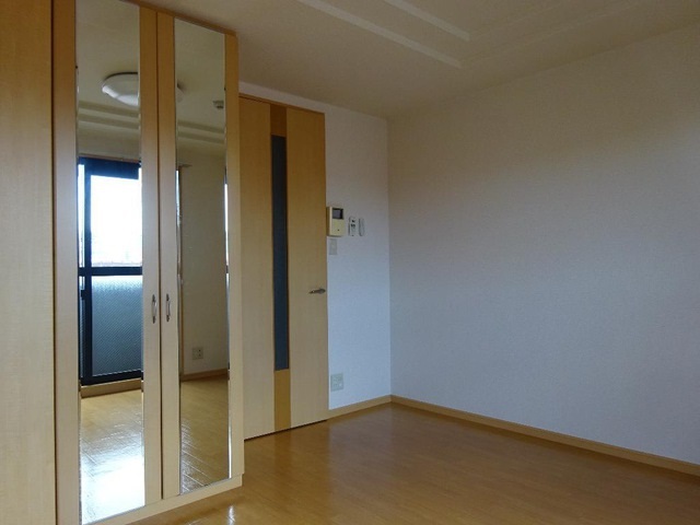 その他部屋・スペース　「清潔感のあるフローリングのお部屋です」
