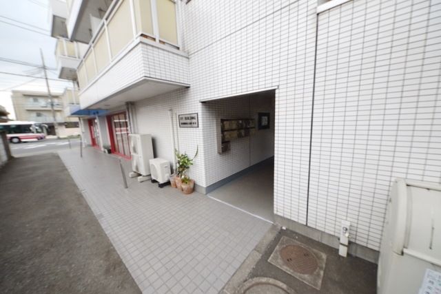エントランス　★物件のエントランスです★