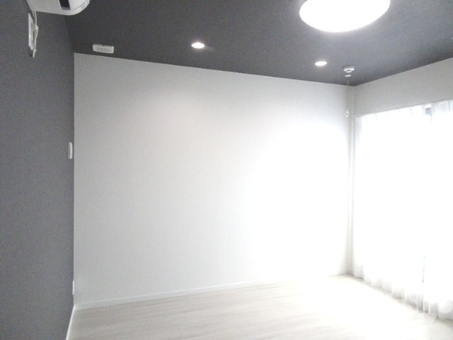 居室・リビング　明るいお部屋です♪