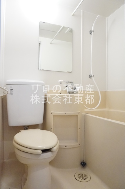バス・シャワールーム　お掃除がしやすい洗面台付き３点ユニットです☆