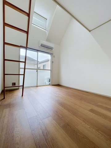 レオパレス赤羽台の居間写真