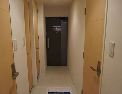 玄関　※別部屋の参考写真です。