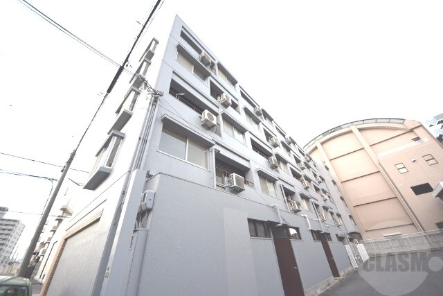 建物外観　バルコニー全戸南向きで明るいですよ。