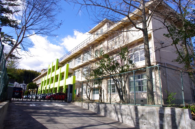 小学校　第二向陽小学校（小学校）まで405m