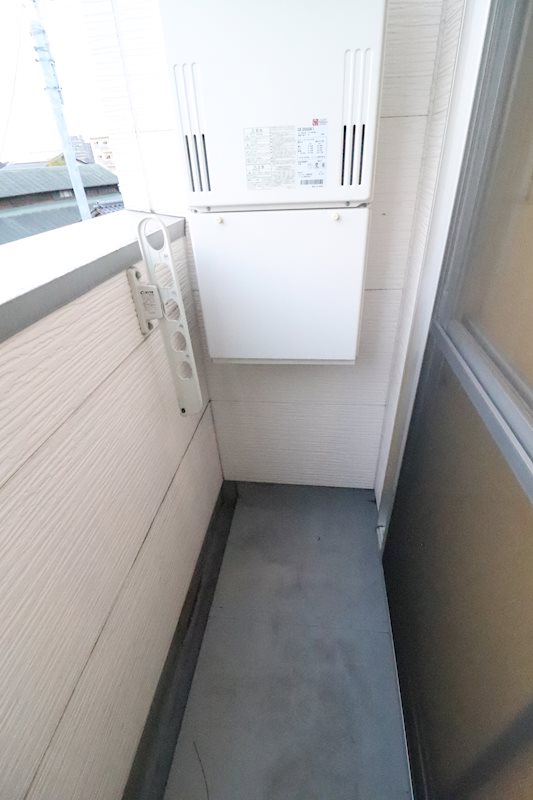 バルコニー　退去予定のため別部屋写真使用