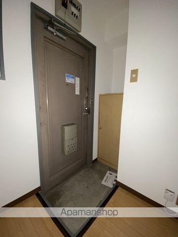 ＪＲ東海道本線 浜松駅 バス乗車時間：25分 最寄りバス停で下車 徒歩1分 3階建 築38年の玄関写真