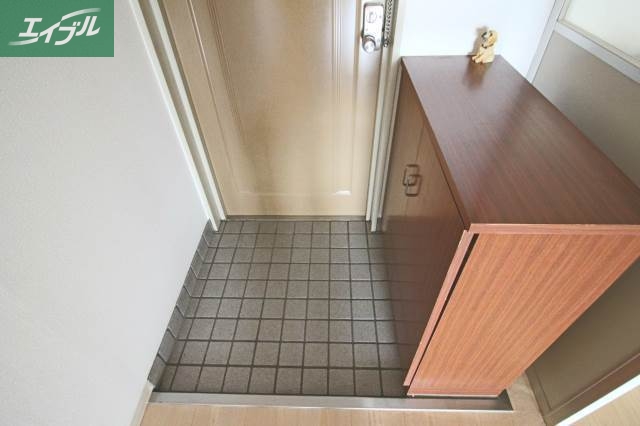 玄関　同物件別部屋の写真です