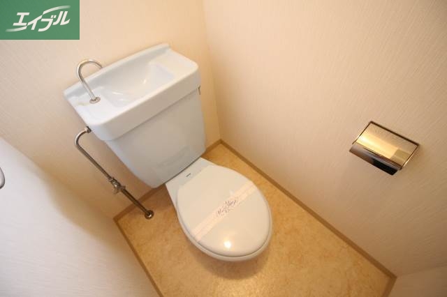 トイレ　同物件別部屋の写真です