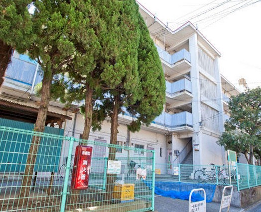 幼稚園・保育園　板橋区立仲宿保育園（幼稚園・保育園）まで283m