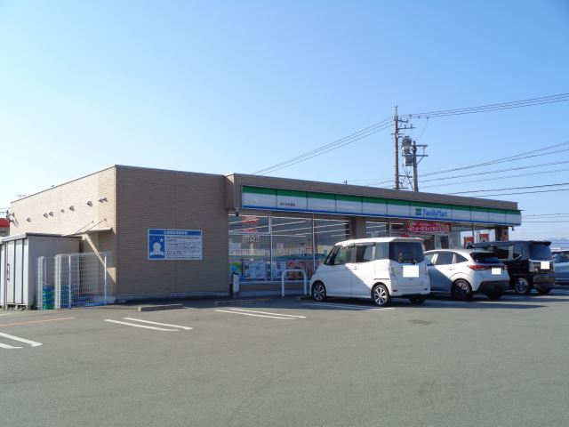 コンビニ　ファミリーマート（コンビニ）まで880m