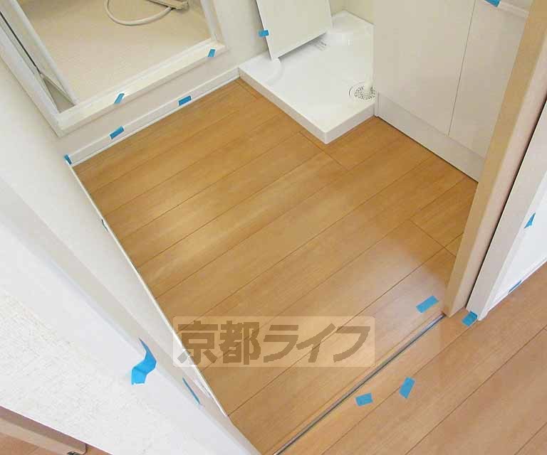 洗面設備　脱衣スペースも広々・