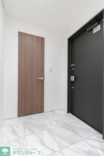 玄関　※写真は同タイプ住戸です。