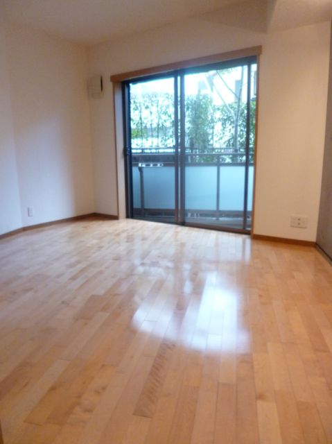 居室・リビング　広めのお部屋で快適。