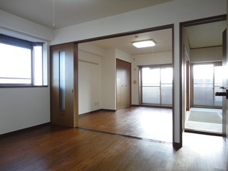 居室・リビング　貴重３ＬＤＫマンション空き有り・エレベーター・高台に立地