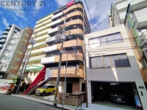 建物外観　エレベーター付きで重い荷物も楽々♪