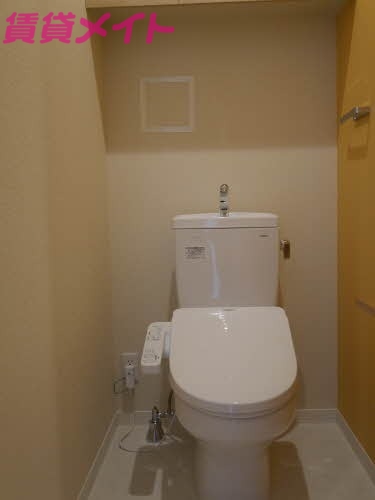 トイレ　同タイプ部屋写真です。