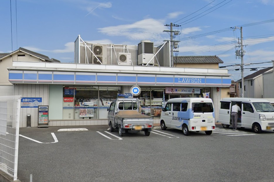 コンビニ　ローソン 姫路御立中店（コンビニ）まで143m