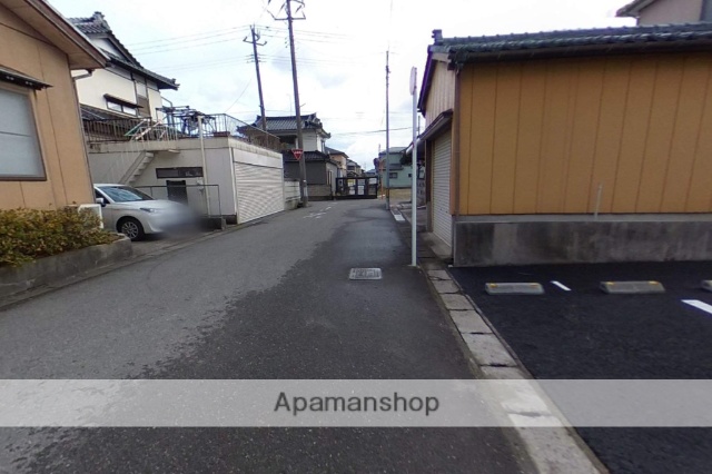 その他　前面道路（その他）まで0m