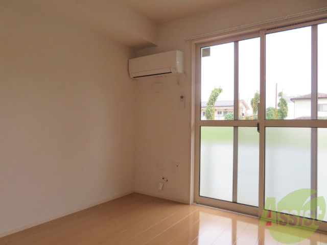 居室・リビング　白基調のお部屋は、部屋が明るく広く感じますね。