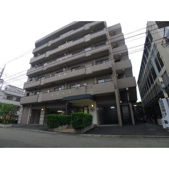 建物外観　ファミリー側エントランス
