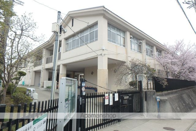 小学校　神戸市立小学校有野小学校（小学校）まで149m