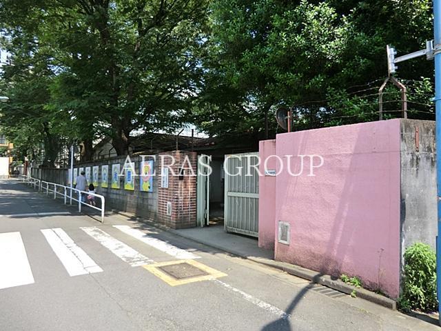 幼稚園・保育園　牛込成城幼稚園（幼稚園・保育園）まで536m