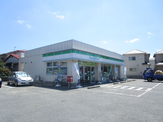 コンビニ　ファミリーマート（コンビニ）まで1400m
