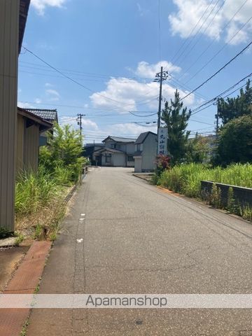 その他　前面道路（その他）まで0m