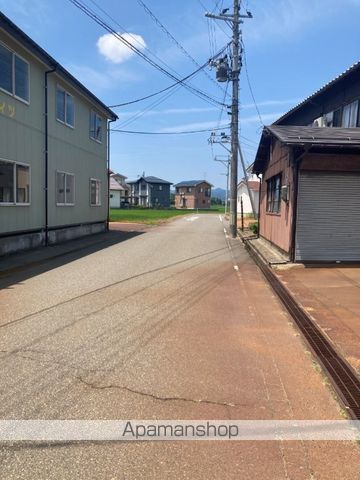 その他　前面道路（その他）まで0m