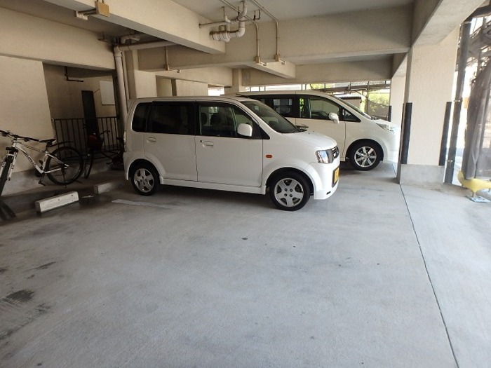 駐車場　駐車場