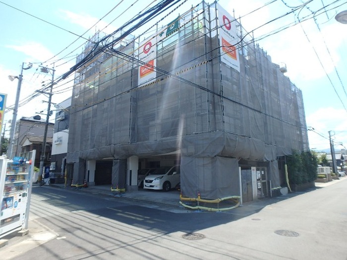 建物外観　改装中