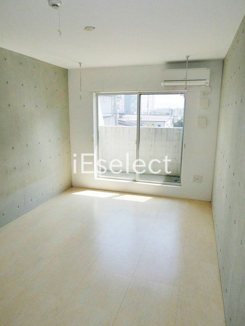 居室・リビング　採光の良い明るいお部屋です。