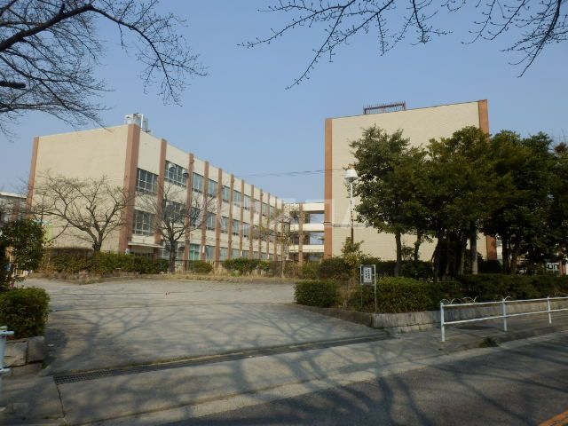 中学校　名古屋市立大高中学校（中学校）まで1293m
