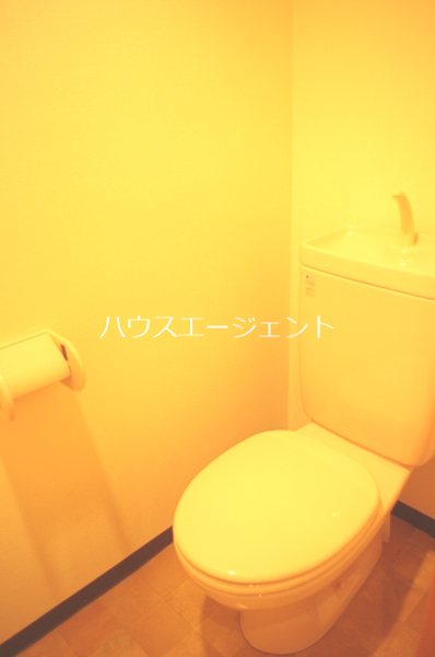 トイレ　清潔感のあるトイレです。