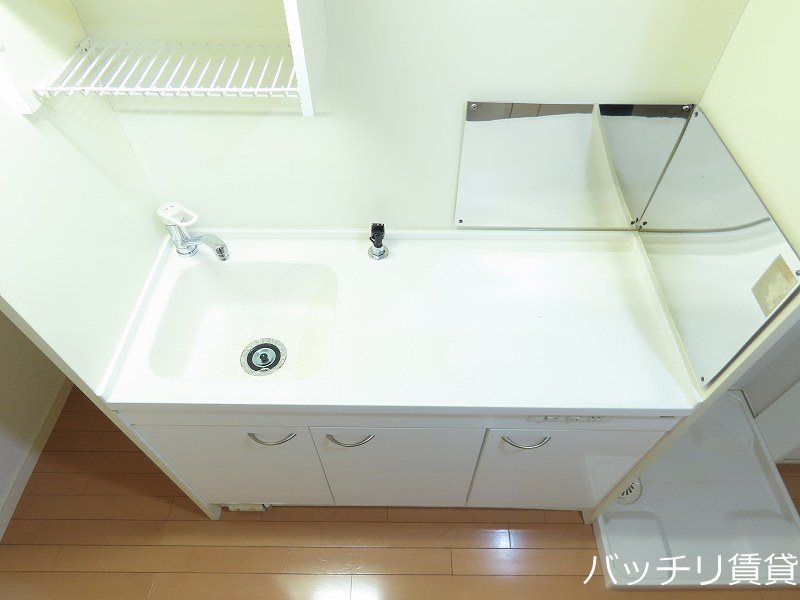 キッチン　同型タイプの為、現状を優先いたします。