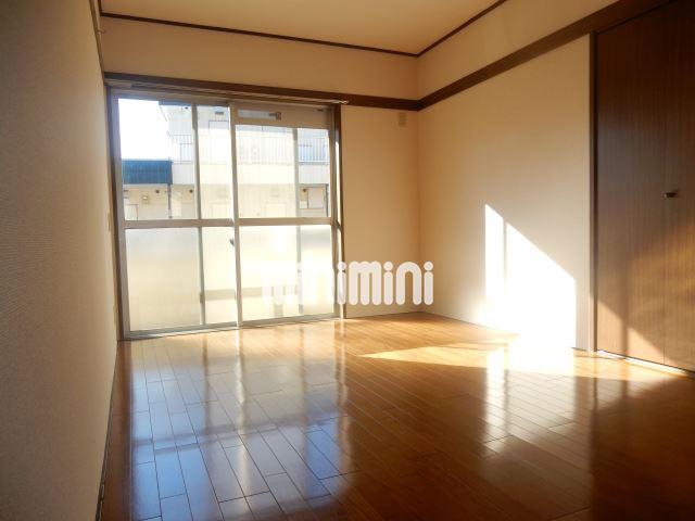 居室・リビング　日当り良好６帖のお部屋