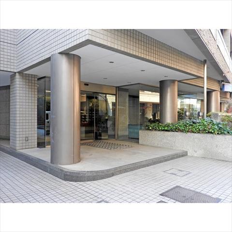 H&M南青山 EASTの外観写真