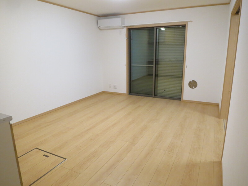 プランドール西台の居間写真